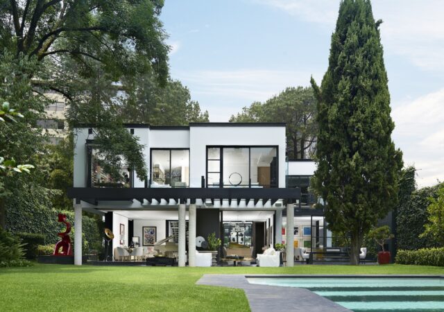featured image for post: Tour a Mexico City House Built for a Blue-Chip Art Collection