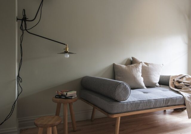 featured image for post: 15 Cozy Nap Nooks