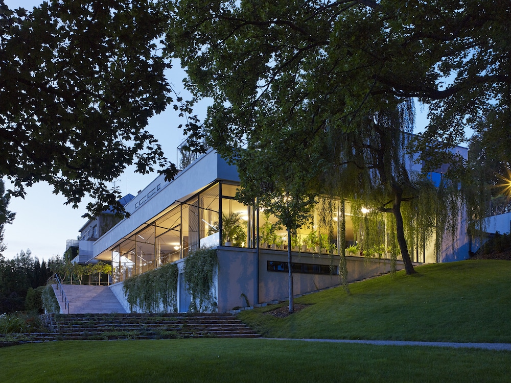Tour an Ultramodern 1930 Villa by Mies van der Rohe