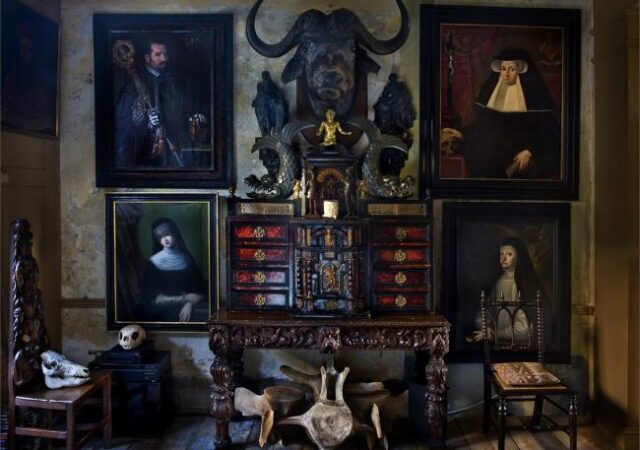 featured image for post: 19 Dark and Moody Interiors