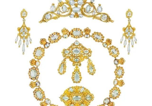 featured image for post: When It Comes to Jewelry, What Is a Parure?