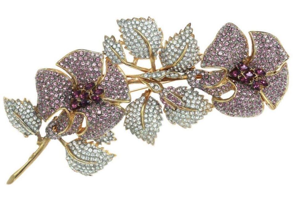 Broche en cristal violette fantaisie de Ciner en forme de branche fleurie, neuve