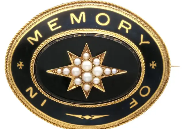 featured image for post: Frighteningly Beautiful Memento Mori and Mourning Jewelry