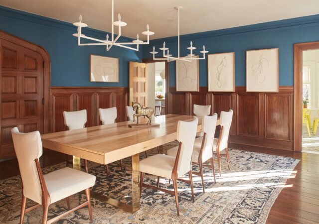 featured image for post: 34 Enchanting Blue and White Rooms