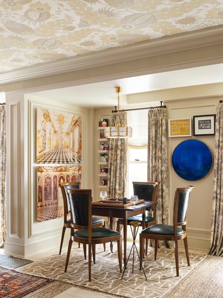 Living room by Philip Mitchell at the 2018 Kips Bay Decorator Show House. Photo by Annie Schlechter