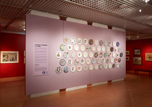 featured image for post: 1882 Ltd. se tourne vers l’avenir de la céramique au Royaume-Uni avec une exposition et une vente aux enchères éclectiques.