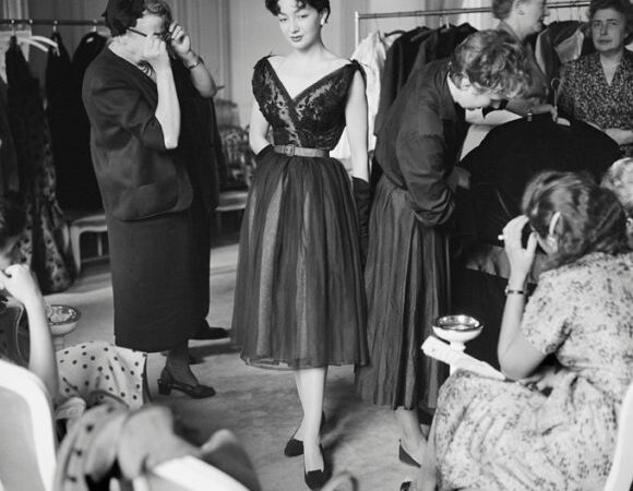 featured image for post: 7 Ways to Give Vintage Garments an Of-The-Moment Update