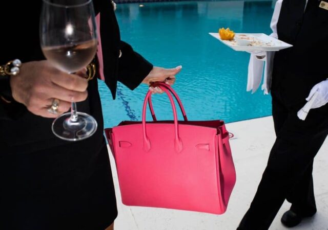 featured image for post: 14 Iconic Luxury Handbags and the Stories behind Them