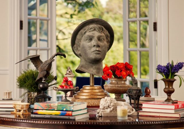 featured image for post: 6 Creative Ways to Decorate with Sculpture Busts