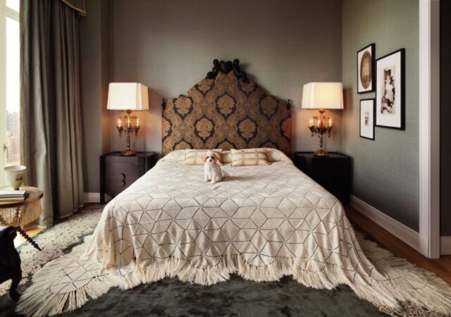 featured image for post: 19 Dramatic Bedrooms