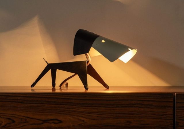 featured image for post: This Mid-Century Modern Dog Lamp Is the Pet You Didn’t Know You Needed