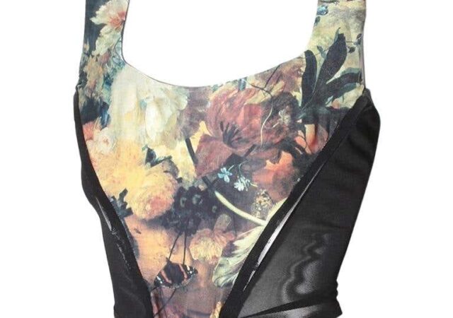 featured image for post: 10 Fashion Pieces Coveted by Collectors
