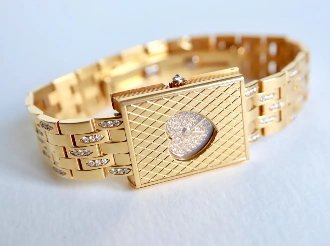 This Sweet Diamond Watch Has a Literary Bent