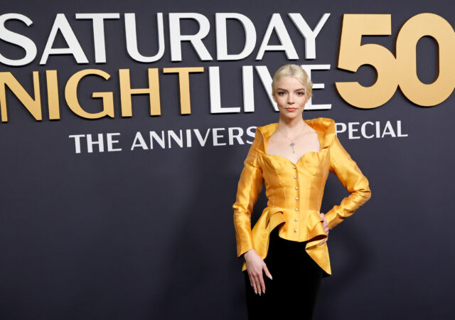 featured image for post: Anya Taylor-Joy Wore This Thierry Mugler Jacket on the SNL50 Red Carpet