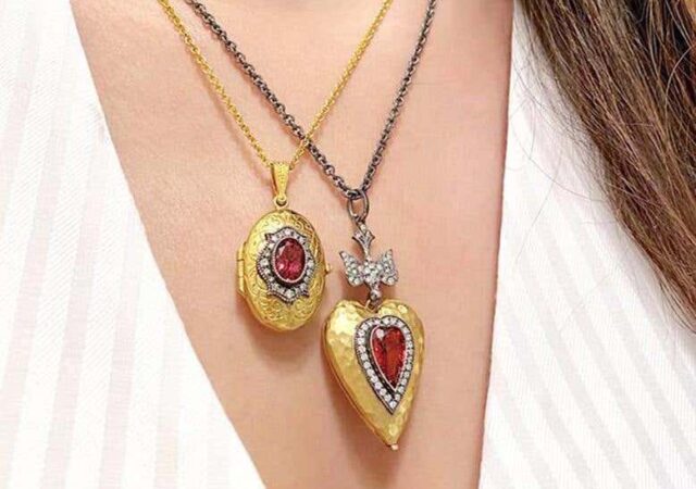 featured image for post: A Centuries-Old Style, Lockets Have Never Lost Their Romantic Appeal