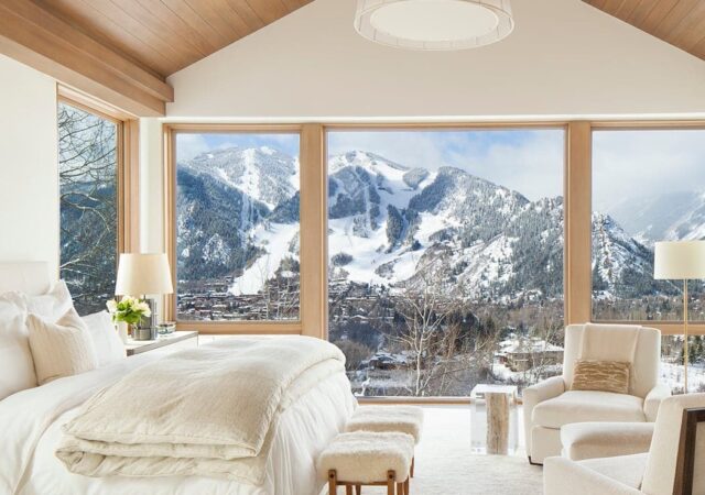 featured image for post: 29 Wondrous Winter Homes & Ski Chalets