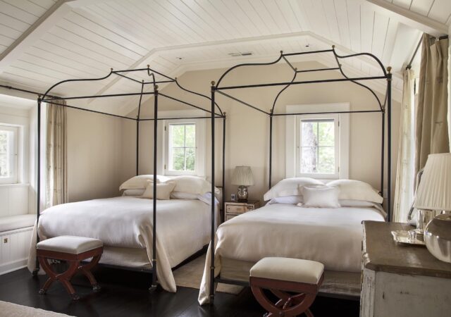 featured image for post: A Room We Love from the 1stDibs 50: Charlotte Barnes Interior Design