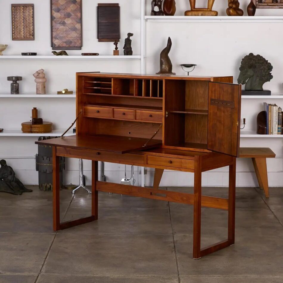 John Kapel, Walnussholzkonsole mit Schranksekretär, 1980