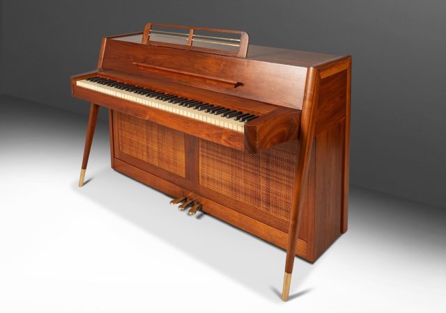 featured image for post: You Don’t Need to Play Piano to Fall in Love with This Scandi-Style Baldwin