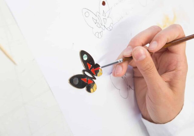 featured image for post: Japanese Urushi Lacquer Jewelry and the Creative Process behind It