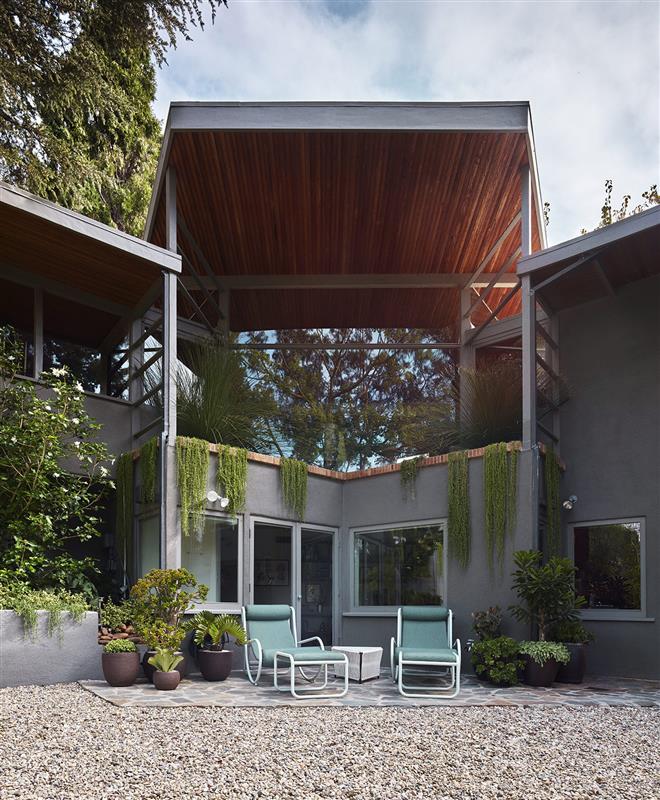 Studio Shamshiri house in California