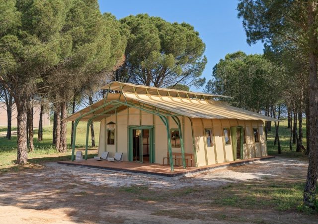 featured image for post: This Fabulous Mid-Century Prefab House Could Be Yours