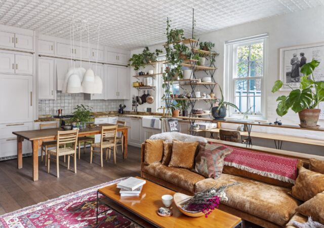 featured image for post: A Room We Love from the 1stDibs 50: Gramercy Design