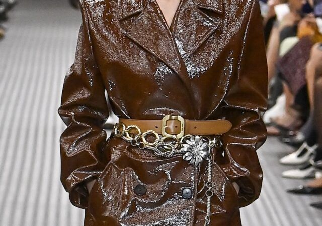 Le look Ceinture superposée est parfait pour l’été … et l’automne