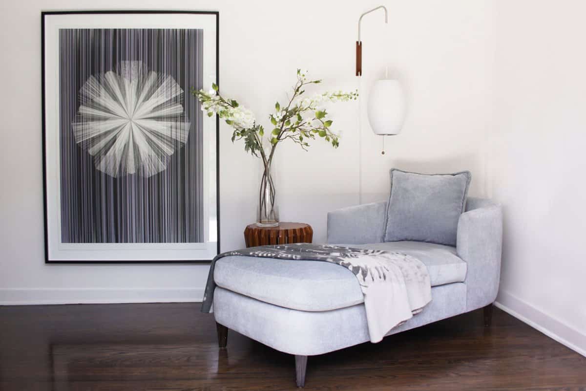 Carden Cunietti decorated this Santa Monica living room with very few fine pieces, leaving plenty of space for the energy to flow. Photo by Grace Pickering