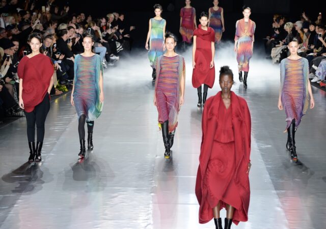 featured image for post: Rihanna Proves Issey Miyake Works as Maternity Wear