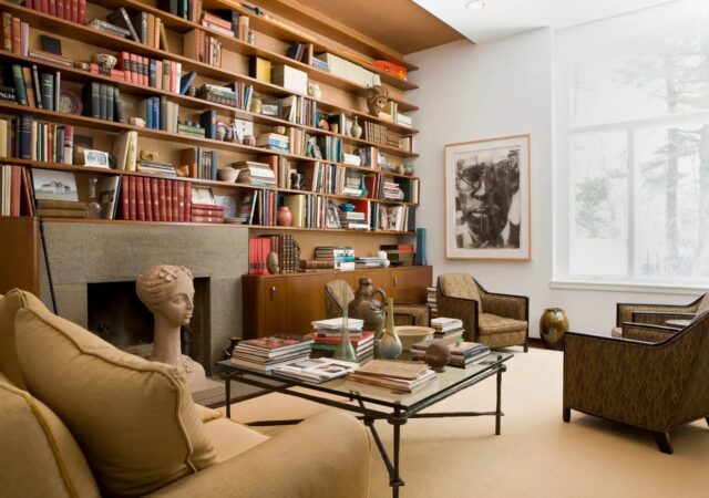 featured image for post: 12 Terrifically Handsome Libraries and Studies for Work and Play