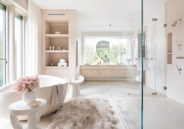 featured image for post: 19 Dreamy Feminine Bathrooms