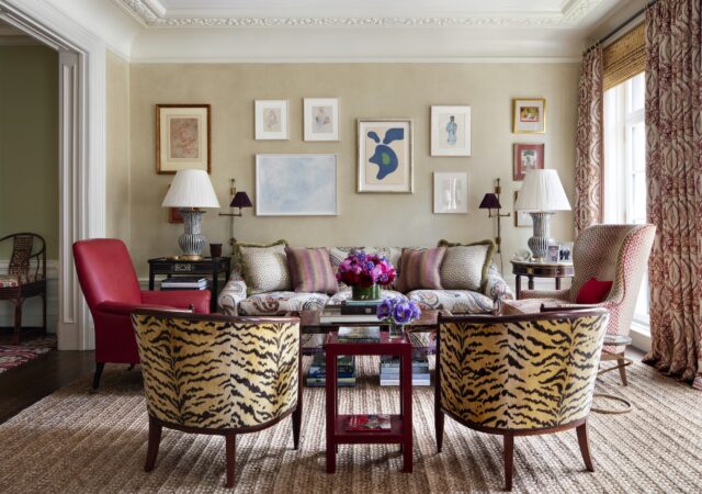 featured image for post: A Room We Love from the 1stDibs 50: Mark Hampton