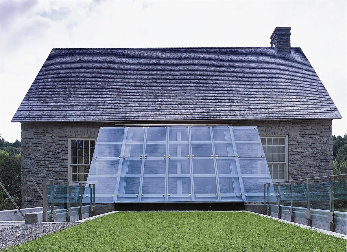 5 Dos And Don Ts For Renovating A Historic House The Study Powell And Bonnell Converted An Abandoned Mill In Canada Into A Modern Day Vacation House