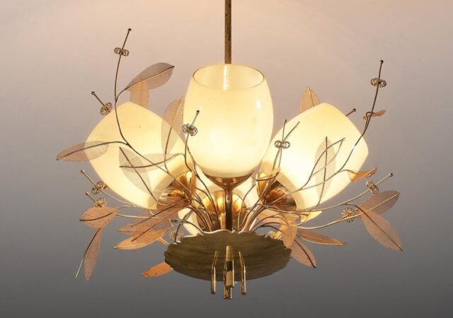 featured image for post: This Paavo Tynell Chandelier Is a Radiant Bouquet