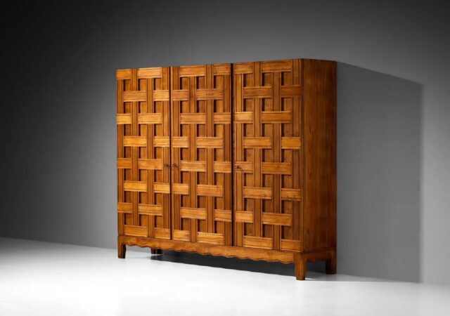 featured image for post: A Basket-Weave Pattern Adds Country Charm to Paolo Buffa’s Elegant Cabinet