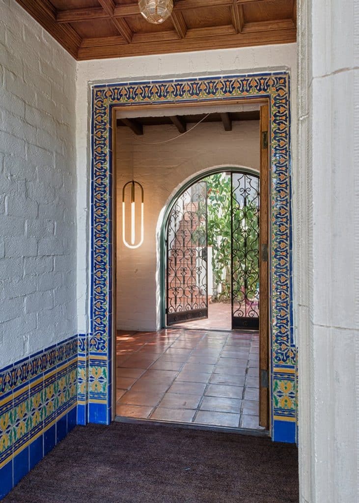 Unheim entryway