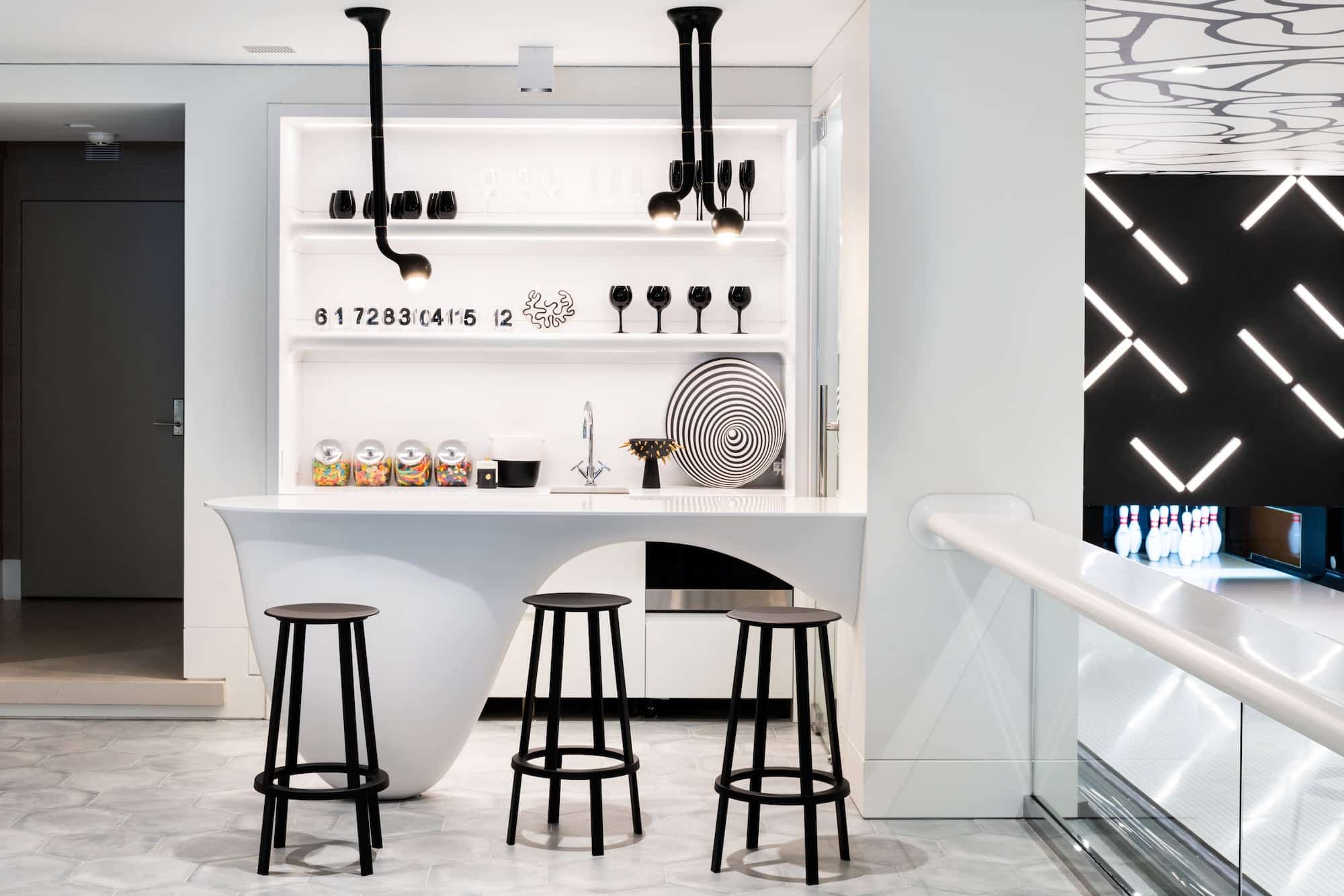 28 Cheerful Home Bars, Where Everybody (Literally) Knows Your Name