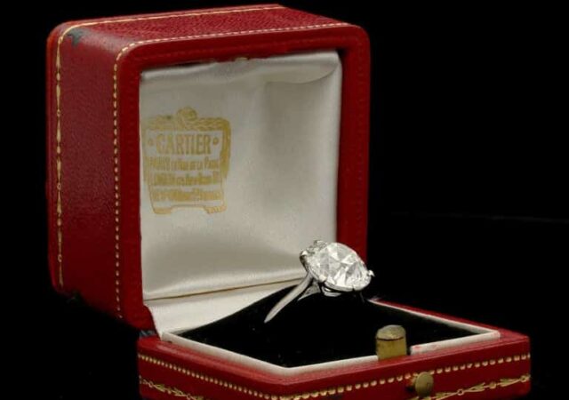 featured image for post: Expert Tips on Buying Estate Jewelry
