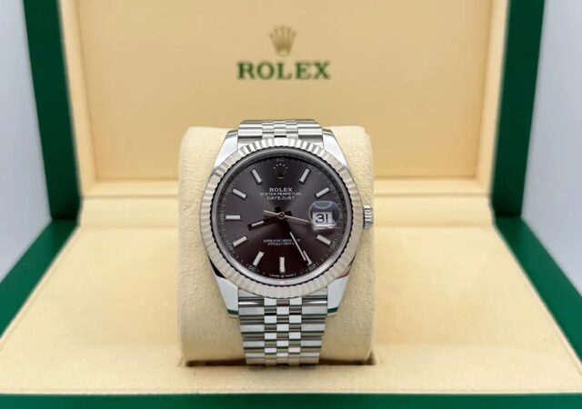 featured image for post: The Rolex Datejust Is Celebrating Its 80th Anniversary