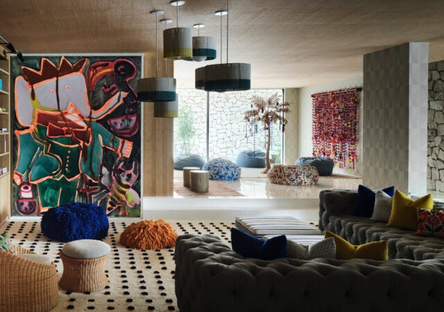 featured image for post: Art Brings the Drama in These Intriguing 1stDibs 50 Spaces