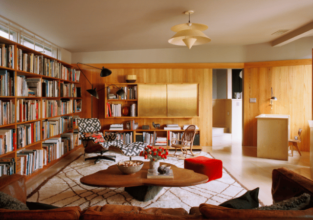 featured image for post: 15 Mid-Century Modern-Inspired Living Rooms