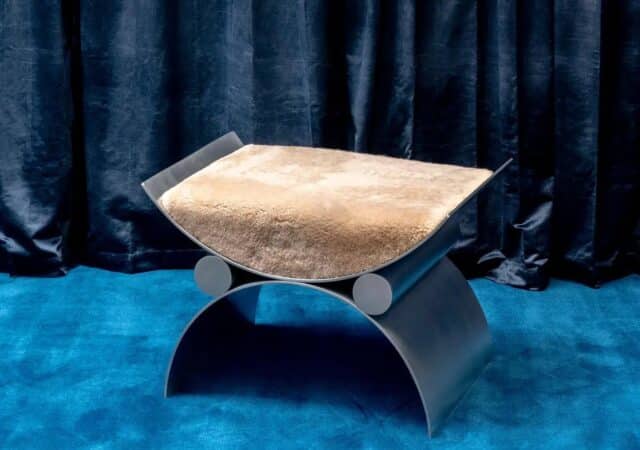 featured image for post: Sight Unseen’s Magna Chair Channels the Greatness of Ancient Rome