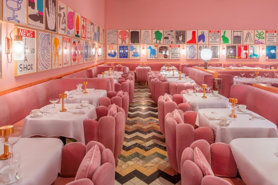 Von India Mahdavi gestaltetes rosafarbenes Interieur des Gallery im Londoner Restaurantkomplex Sketch