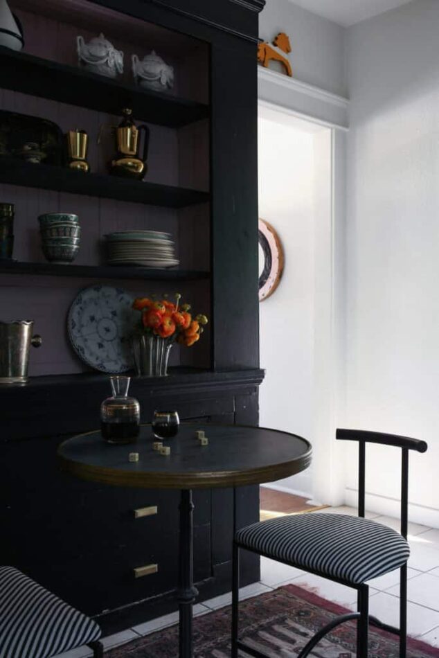Black-painted nook by Studio Hus