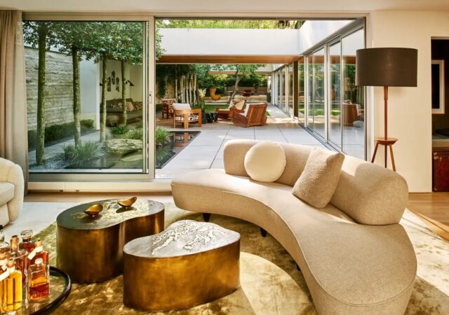 featured image for post: These Splendid Spaces Seamlessly Blend Indoors and Out