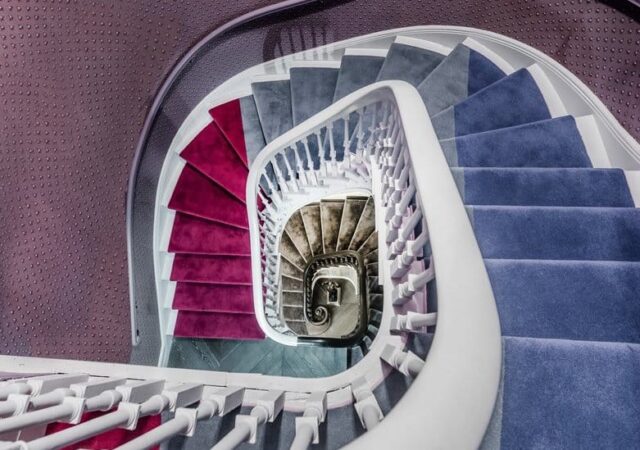 featured image for post: 21 Spiral Staircases That Will Make Your Head Spin