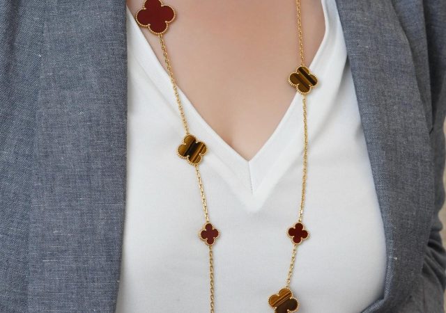 featured image for post: How to Spot a Fake Van Cleef & Arpels Necklace