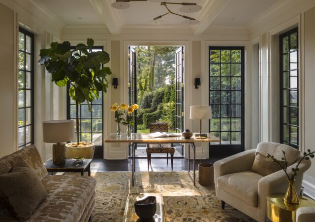 featured image for post: A Room We Love from the 1stDibs 50: Victoria Hagan