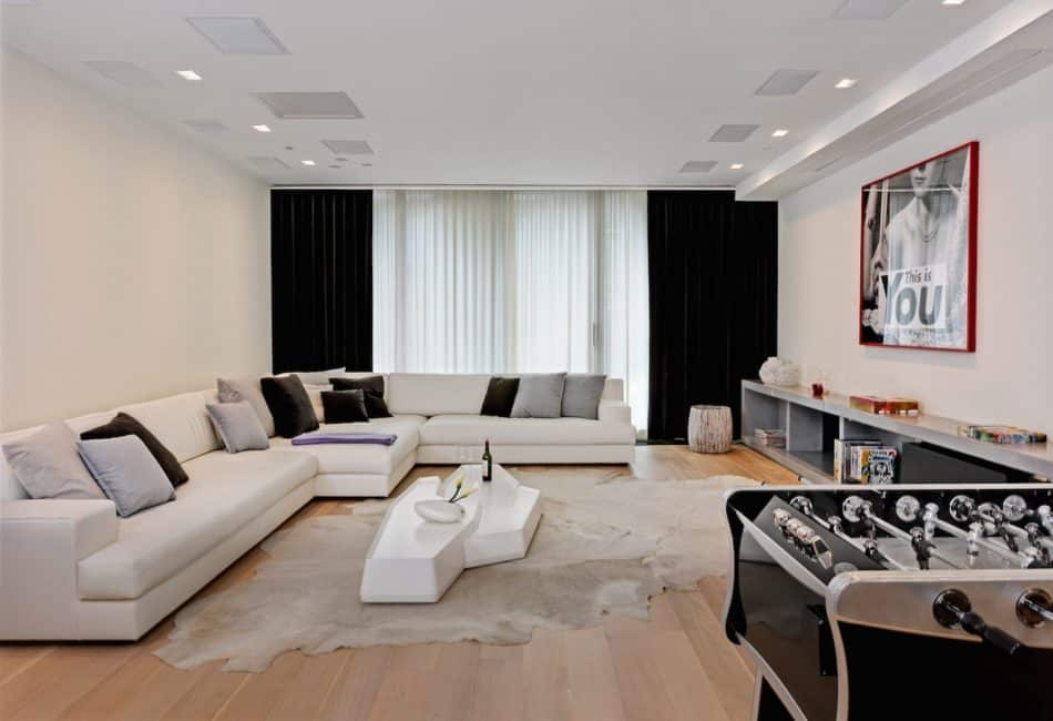Bond Street apartment by D'Apostrophe